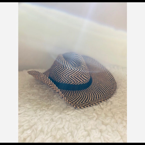 Vince Camuto Accessories - NWOT Vince Camuto Paper Cowboy Hat